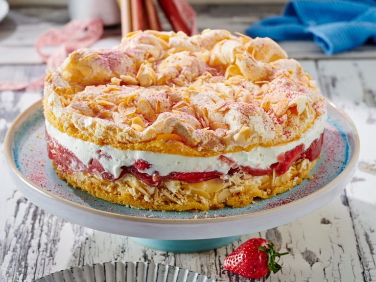 Rhubarb meringue cake: Our country woman-style recipe